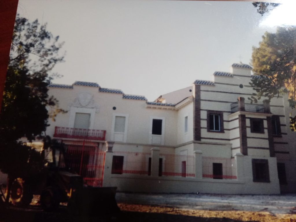 Terminando la reconstrucción de Villa Nazaret en 1994.